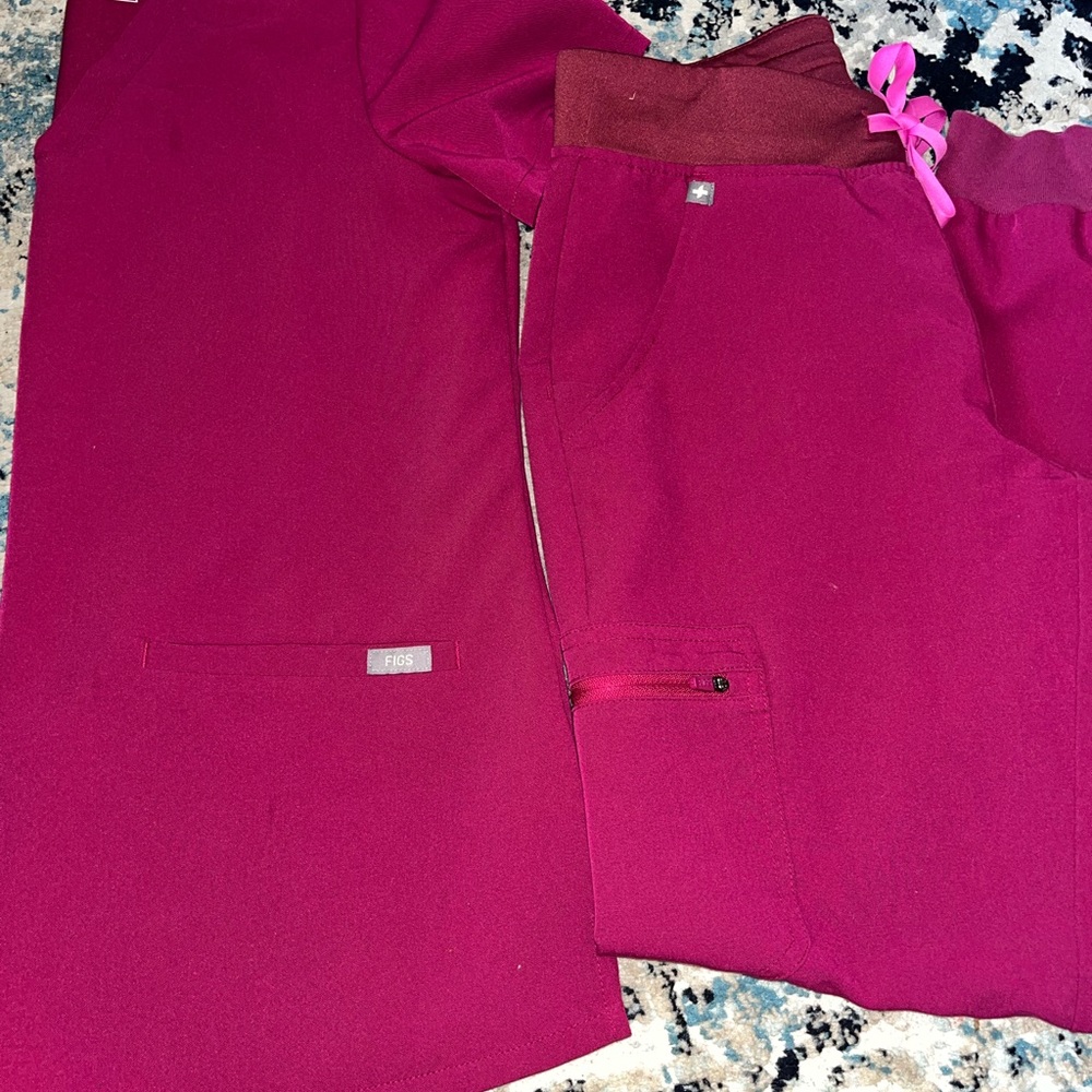 **Magenta limited edition Figs scrubs***
